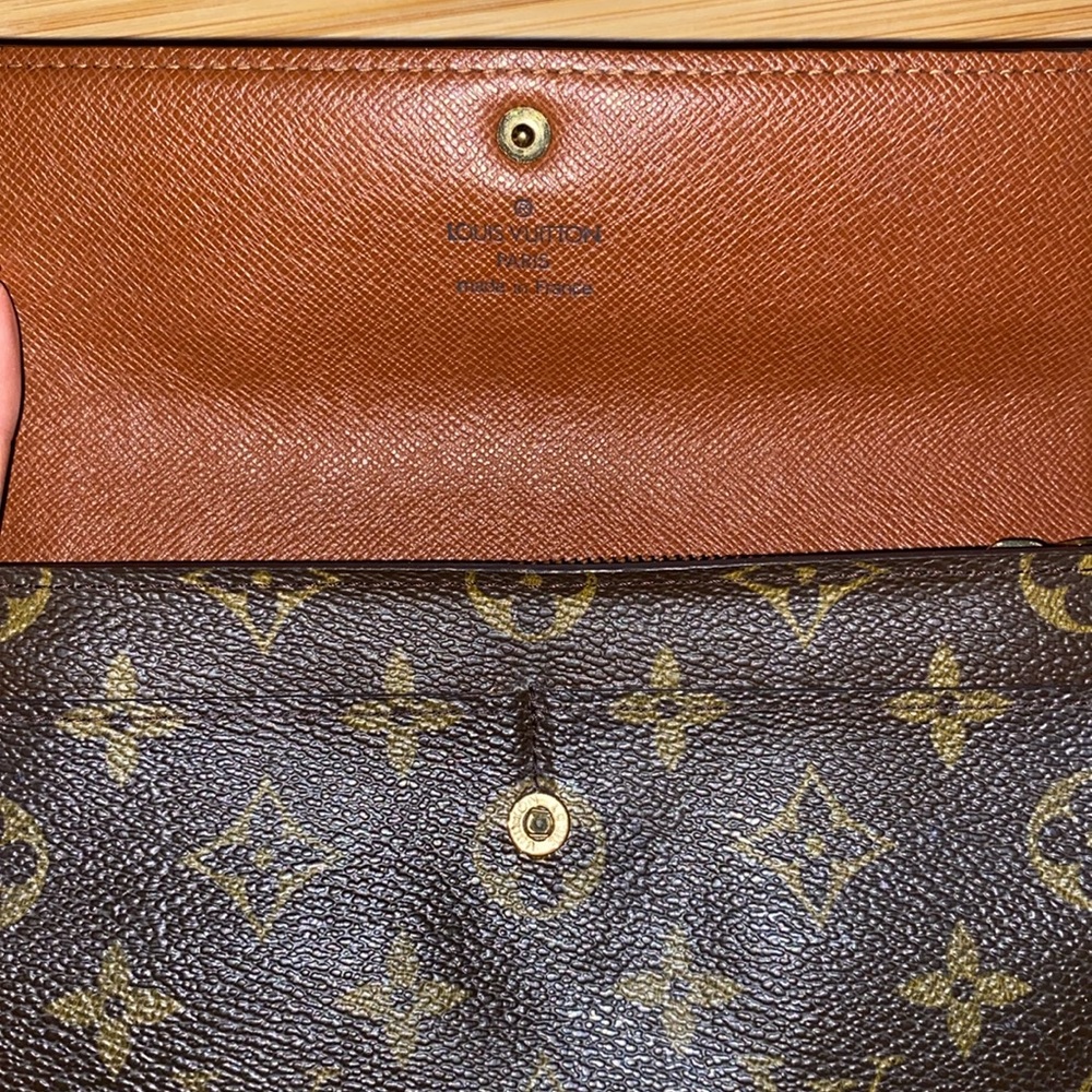 Louis Vuitton Wallet - Picture 5 of 17
